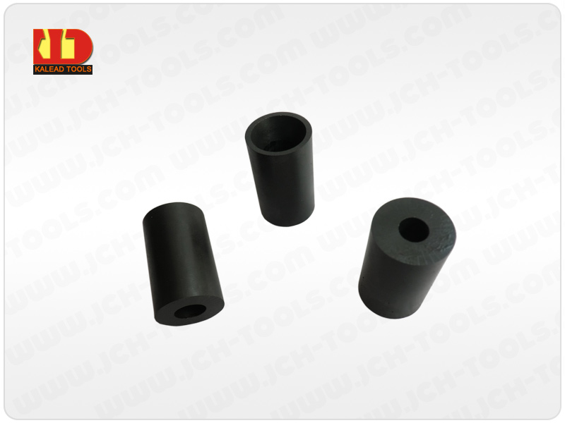 Boron carbide nozzle 11