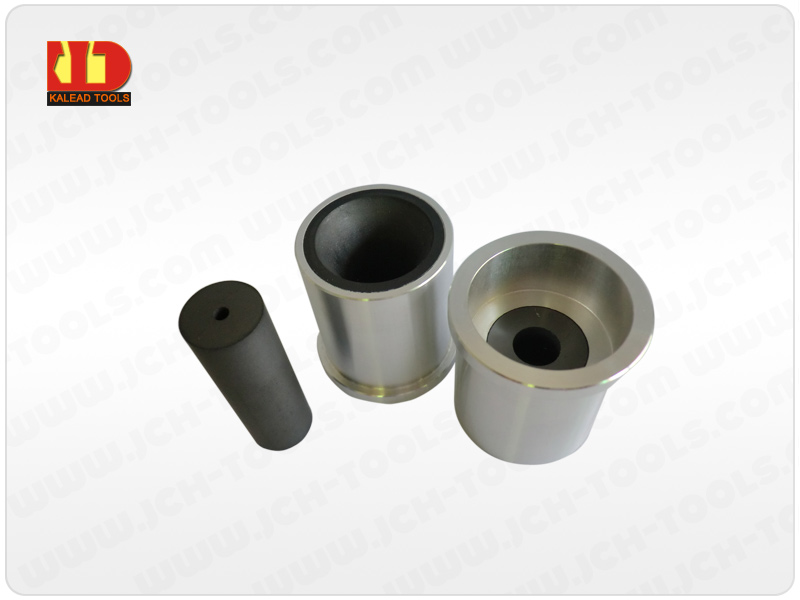 Boron carbide nozzle 19